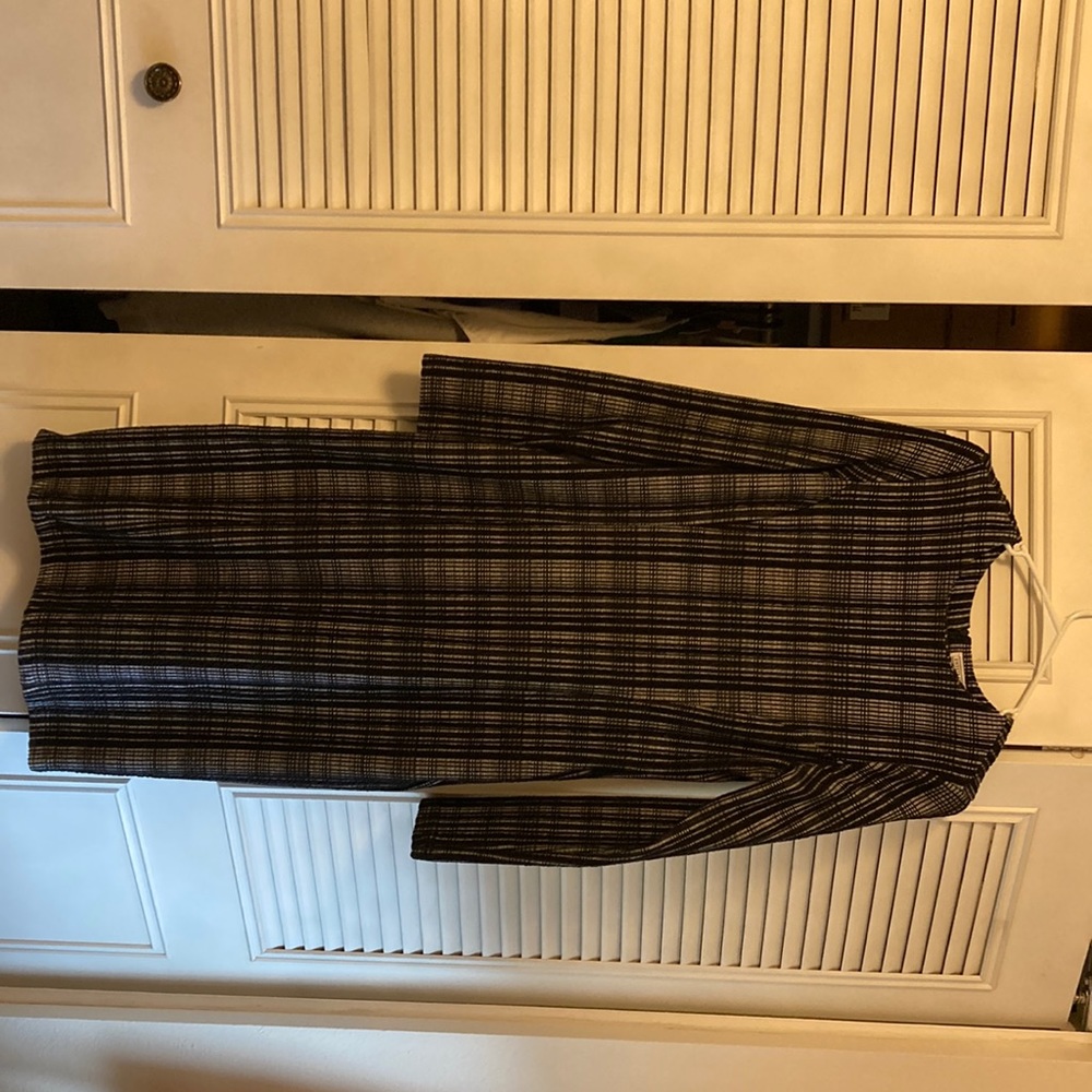 Size small full length dress. Perfect for winter.